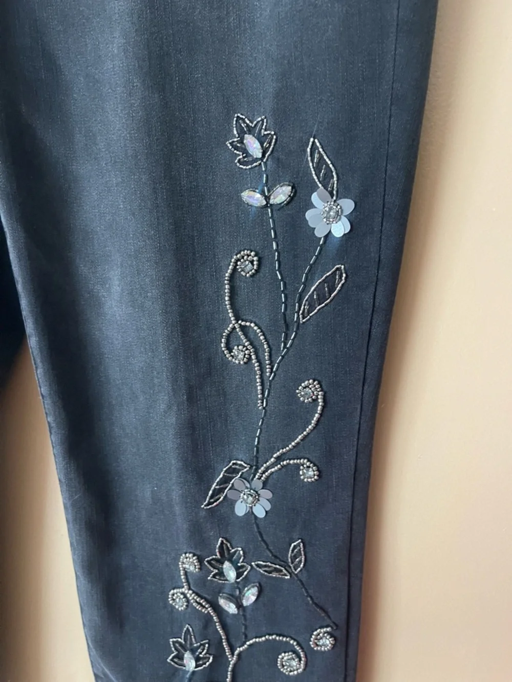 Chicos Black Embroidered Ankle Crop Jeans size 10